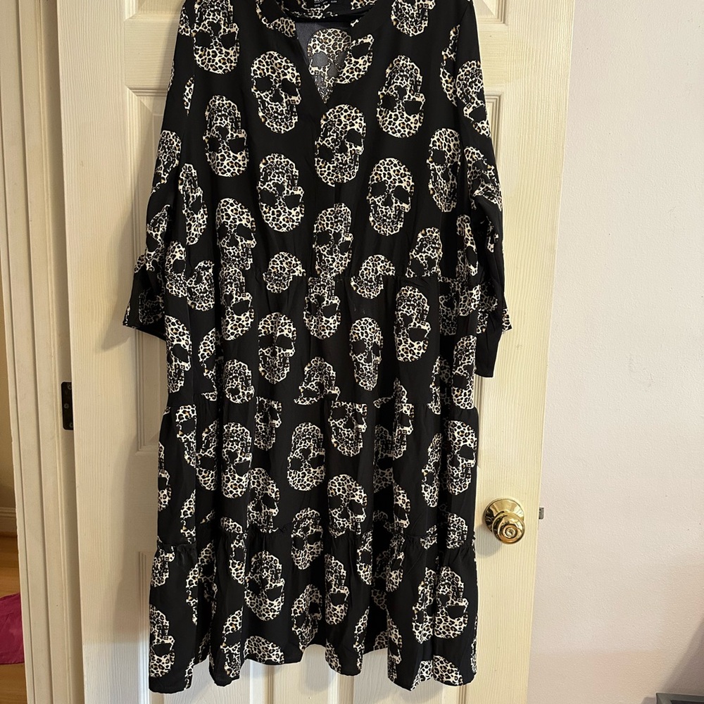 BloomChic Black and Tan Leopard Skull Fabric